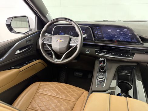 Certified 2024 Cadillac Escalade ESV Premium Luxury w/ Performance Package image 35