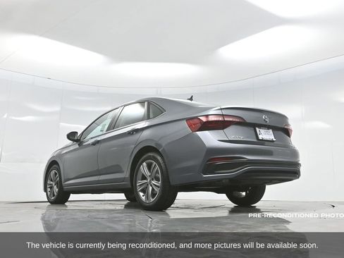 Used 2022 Volkswagen Jetta SE image 63