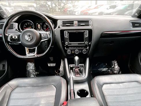 Used 2017 Volkswagen Jetta GLI image 15