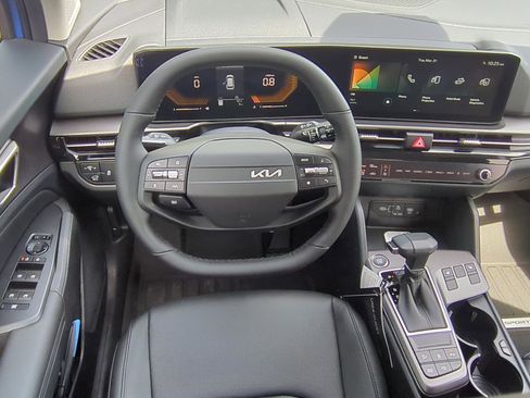 New 2026 Kia Sportage EX FWD image 11