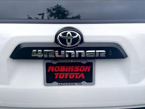 Used 2023 Toyota 4Runner TRD Off-Road Premium w/ Moonroof Package AWD/4WD image 8