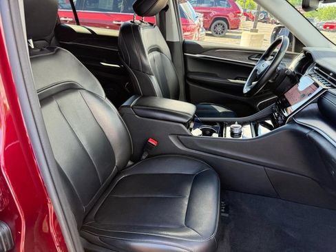 Used 2021 Jeep Grand Cherokee L Limited w/ MOPAR Finishing Package AWD/4WD image 6