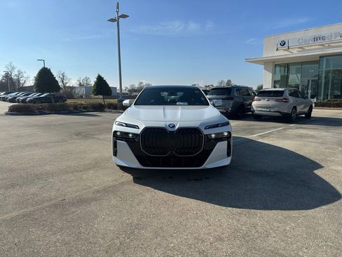 Certified 2025 BMW 760i xDrive w/ Luxury Rear Seating Package image 2