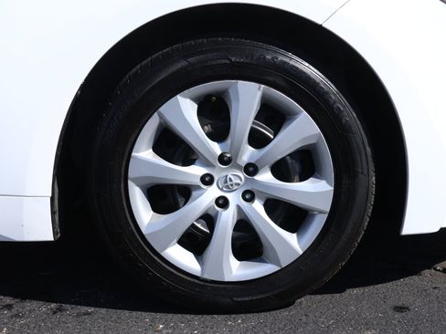 Used 2023 Toyota Corolla LE image 18