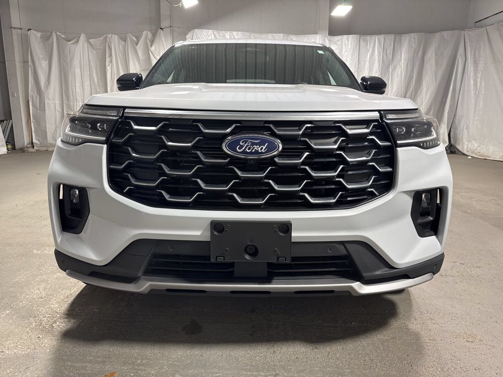 Used 2025 Ford Explorer Platinum w/ LUX Leather Package AWD/4WD image 2