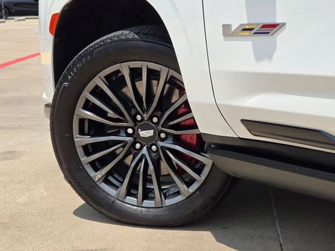 Used 2023 Cadillac Escalade V AWD/4WD image 9