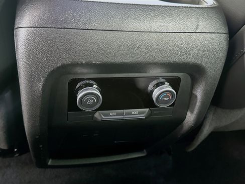 Used 2025 Buick Enclave Preferred FWD image 27