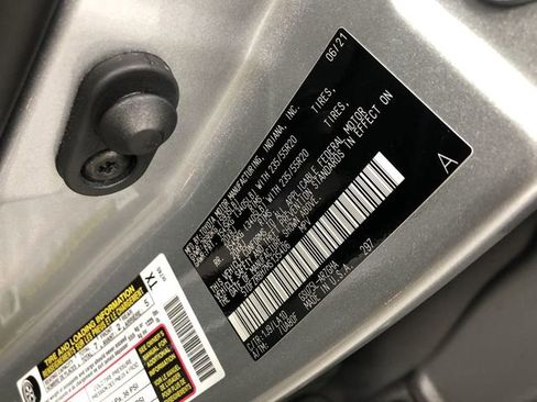 Used 2021 Toyota Highlander Platinum image 32