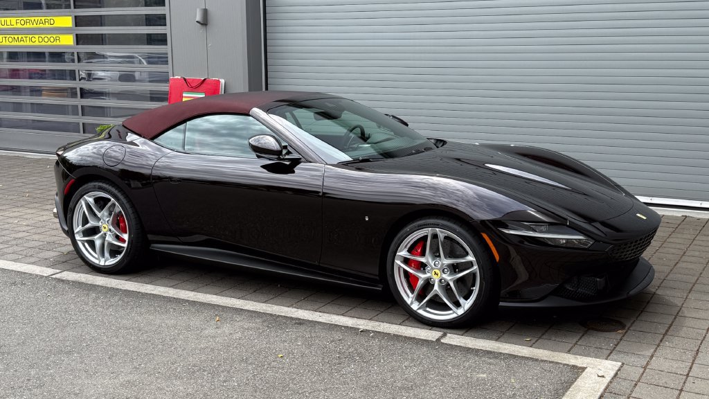 Used 2026 Ferrari Roma Spider RWD image 18