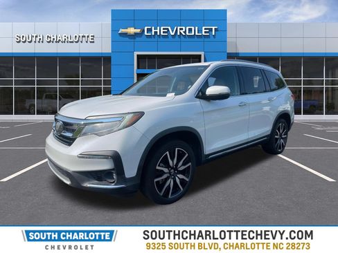 Used 2020 Honda Pilot Touring image 1