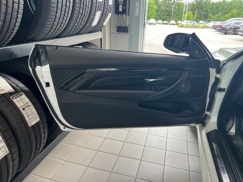 Used 2016 BMW M4 Convertible RWD image 31
