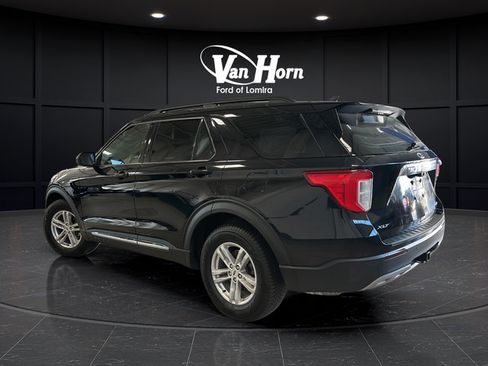 Used 2021 Ford Explorer XLT w/ Equipment Group 202A AWD/4WD image 5