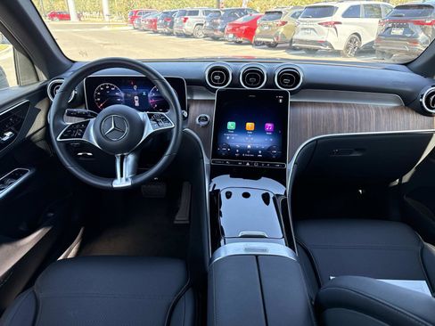 Used 2025 Mercedes-Benz GLC 300 image 18