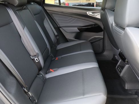 Used 2024 Volkswagen ID.4 S image 26