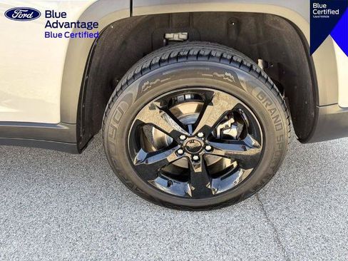 Used 2021 Jeep Grand Cherokee L Laredo RWD image 8