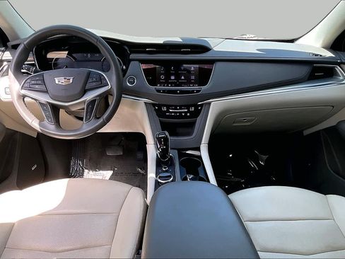 Used 2021 Cadillac XT5 Premium Luxury FWD image 16