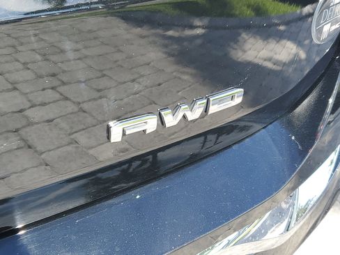 Used 2022 GMC Terrain Denali w/ Black Diamond Edition image 9