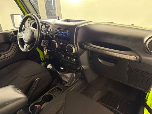 Used 2013 Jeep Wrangler Sport AWD/4WD image 22