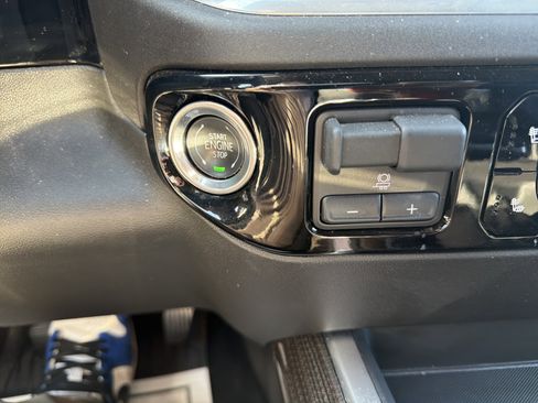 Used 2025 Chevrolet Silverado 1500 RST AWD/4WD image 30