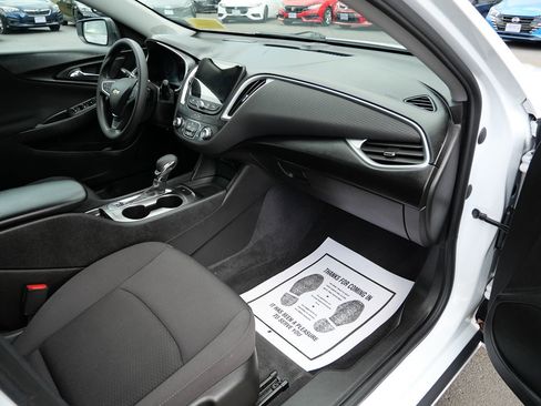 Used 2023 Chevrolet Malibu LS FWD image 17