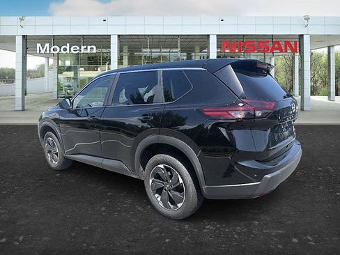 Certified 2025 Nissan Rogue SV AWD/4WD image 8