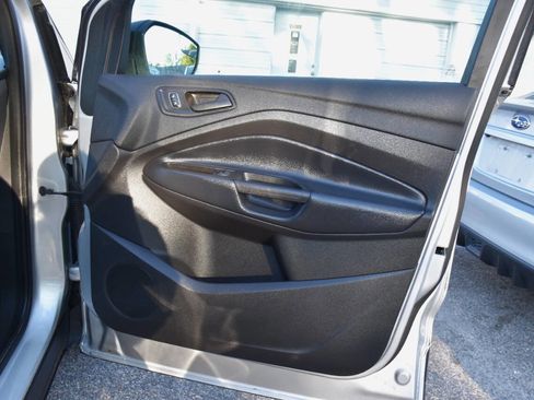 Used 2019 Ford Escape S image 15