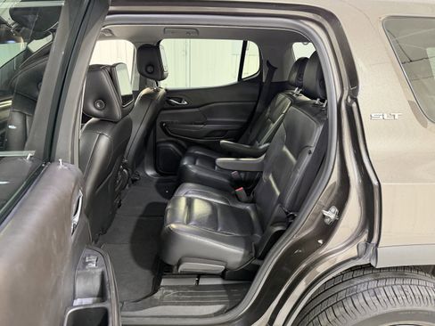 Used 2019 GMC Acadia SLT image 11
