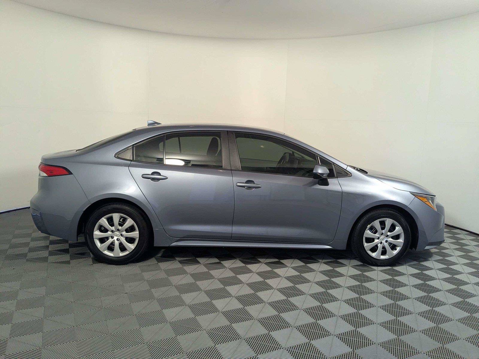 Used 2024 Toyota Corolla LE FWD image 4