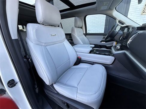 New 2025 Ford Expedition Max Platinum w/ Driver's Package image 28