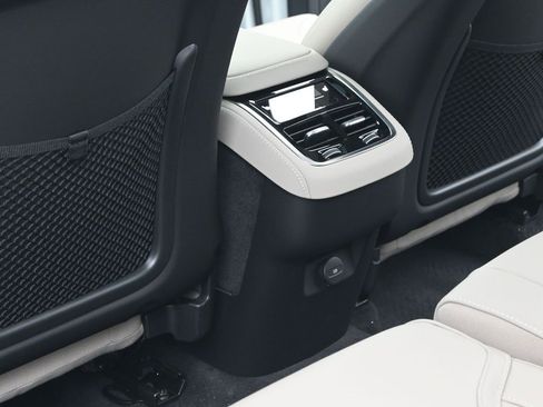 New 2026 Volvo XC90 B6 Ultra image 30