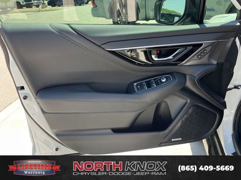 Used 2025 Subaru Outback Limited AWD/4WD image 5