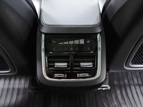 Used 2022 Volvo XC90 T6 Momentum w/ Advanced Package image 35