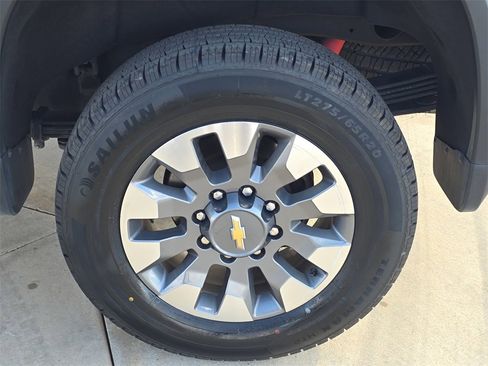 Used 2024 Chevrolet Silverado 2500 LT image 33