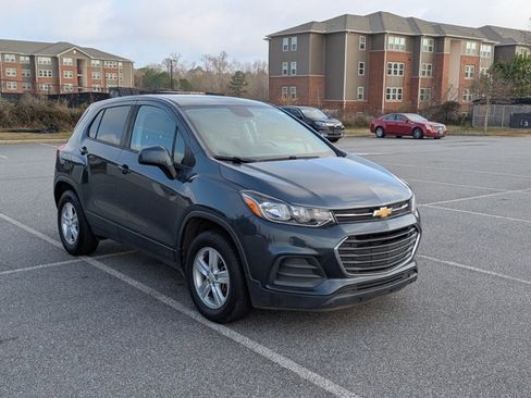 Used 2021 Chevrolet Trax LS w/ Tint and Cruise Package image 3