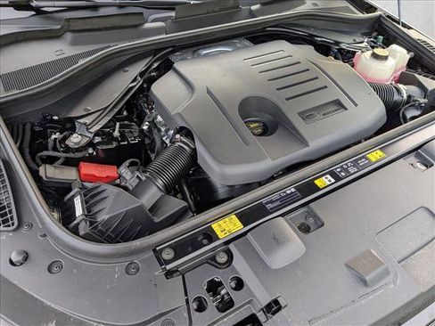 New 2026 Land Rover Range Rover Sport SE AWD/4WD image 16
