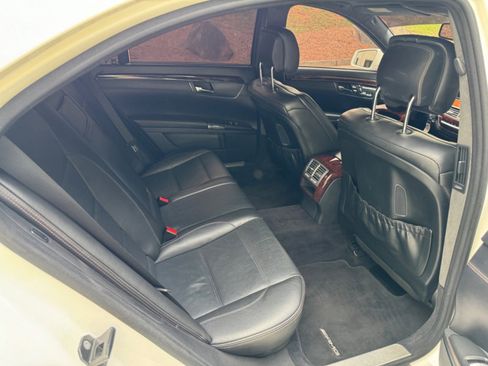 Used 2011 Mercedes-Benz S 63 AMG w/ Driver Assistance Pkg image 33