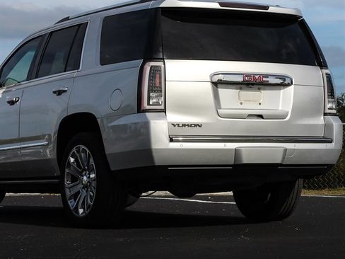 Used 2015 GMC Yukon Denali w/ Premium Package image 6