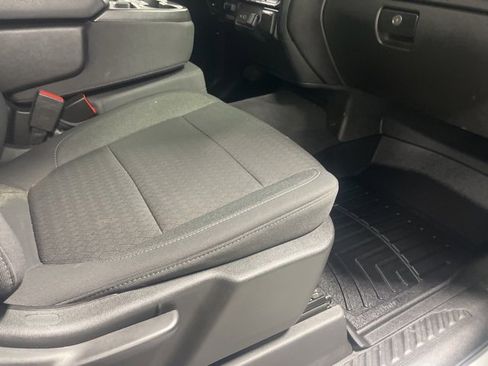 Used 2022 Chevrolet Silverado 2500 Custom w/ Custom Value Package image 23