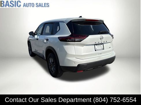 Used 2025 Nissan Rogue S image 10