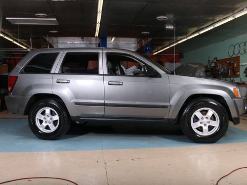 Used 2007 Jeep Grand Cherokee Laredo AWD/4WD image 4
