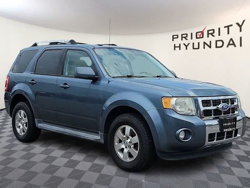 Used 2011 Ford Escape Limited w/ 302A Rapid Spec Order Code FWD image 3