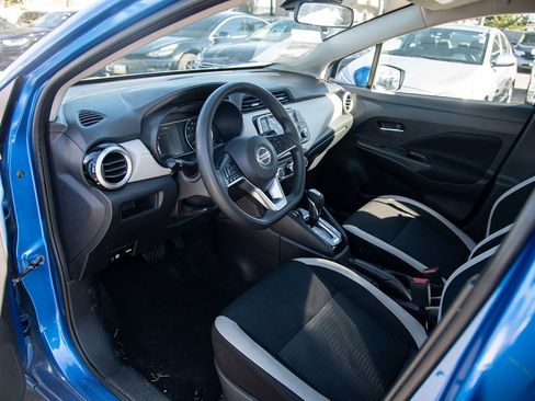 Used 2021 Nissan Versa SV image 13