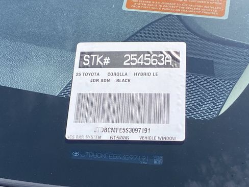 Certified 2025 Toyota Corolla LE FWD image 37