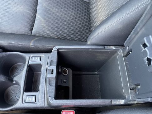 Used 2020 Nissan Rogue SV FWD image 22