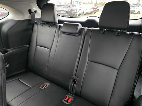 Used 2022 Toyota Highlander Limited image 21