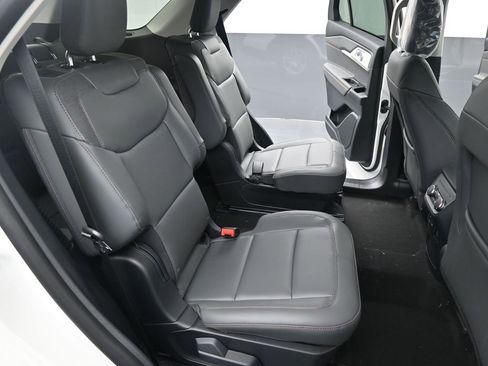 New 2026 Ford Explorer Active w/ Active Comfort Package image 18