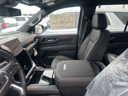 New 2026 GMC Yukon Denali image 24