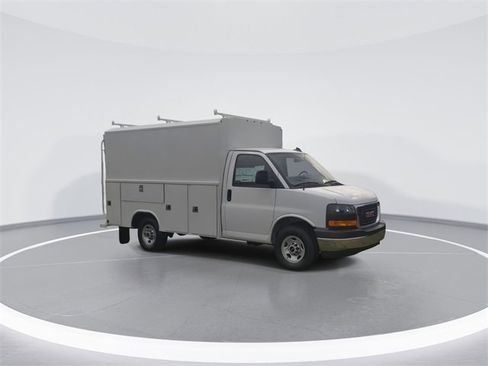 New 2025 GMC Savana 3500 w/ Power Convenience Package image 9