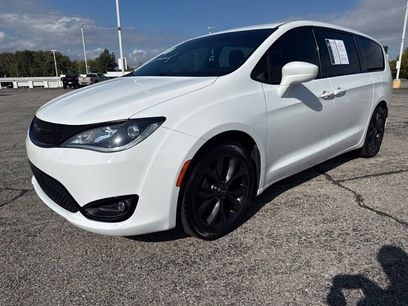 Used 2020 Chrysler Pacifica Touring w/ S Appearance Package