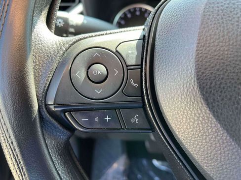 Used 2021 Toyota RAV4 LE FWD image 16